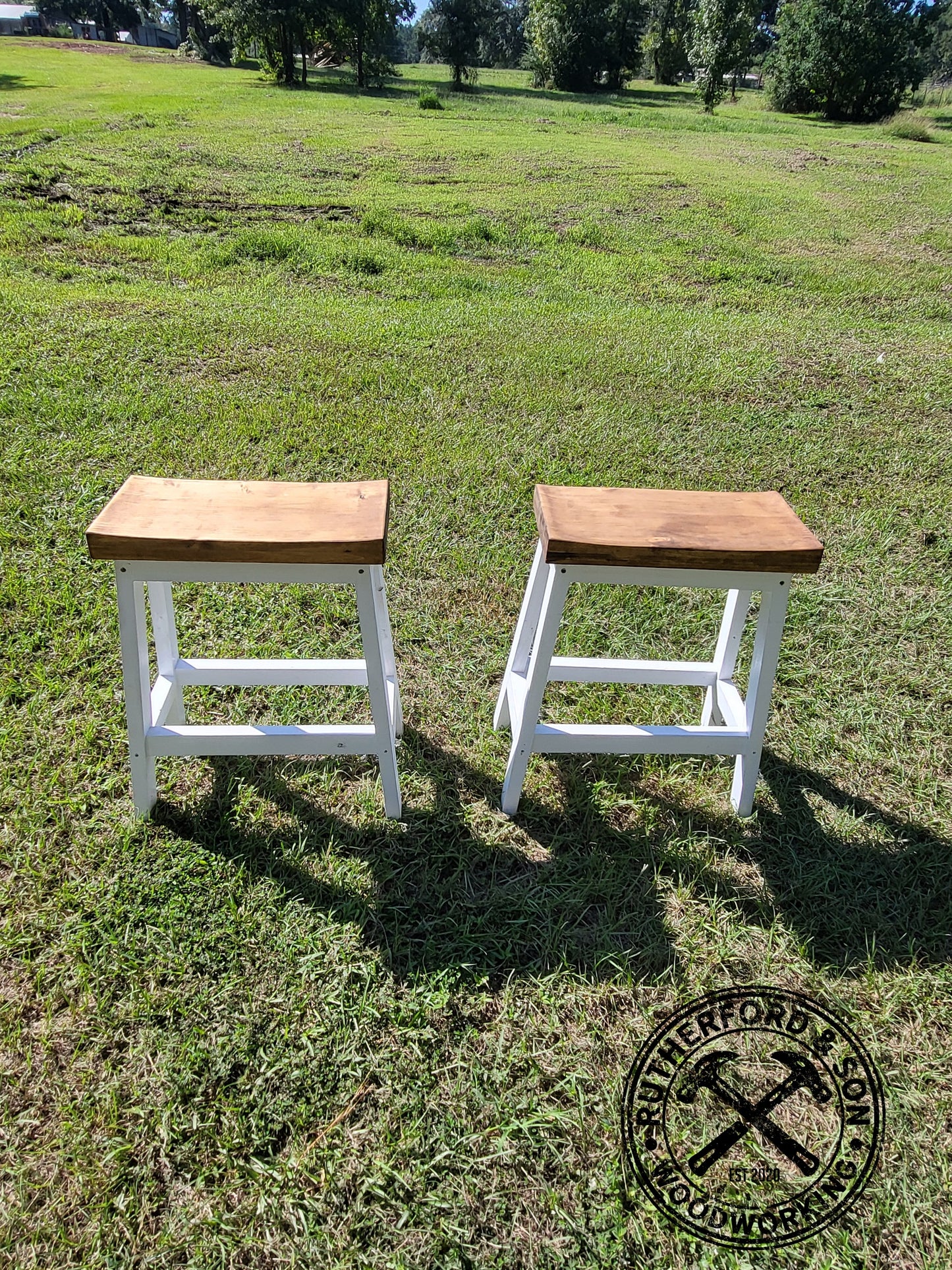 Traditional Style Barstools