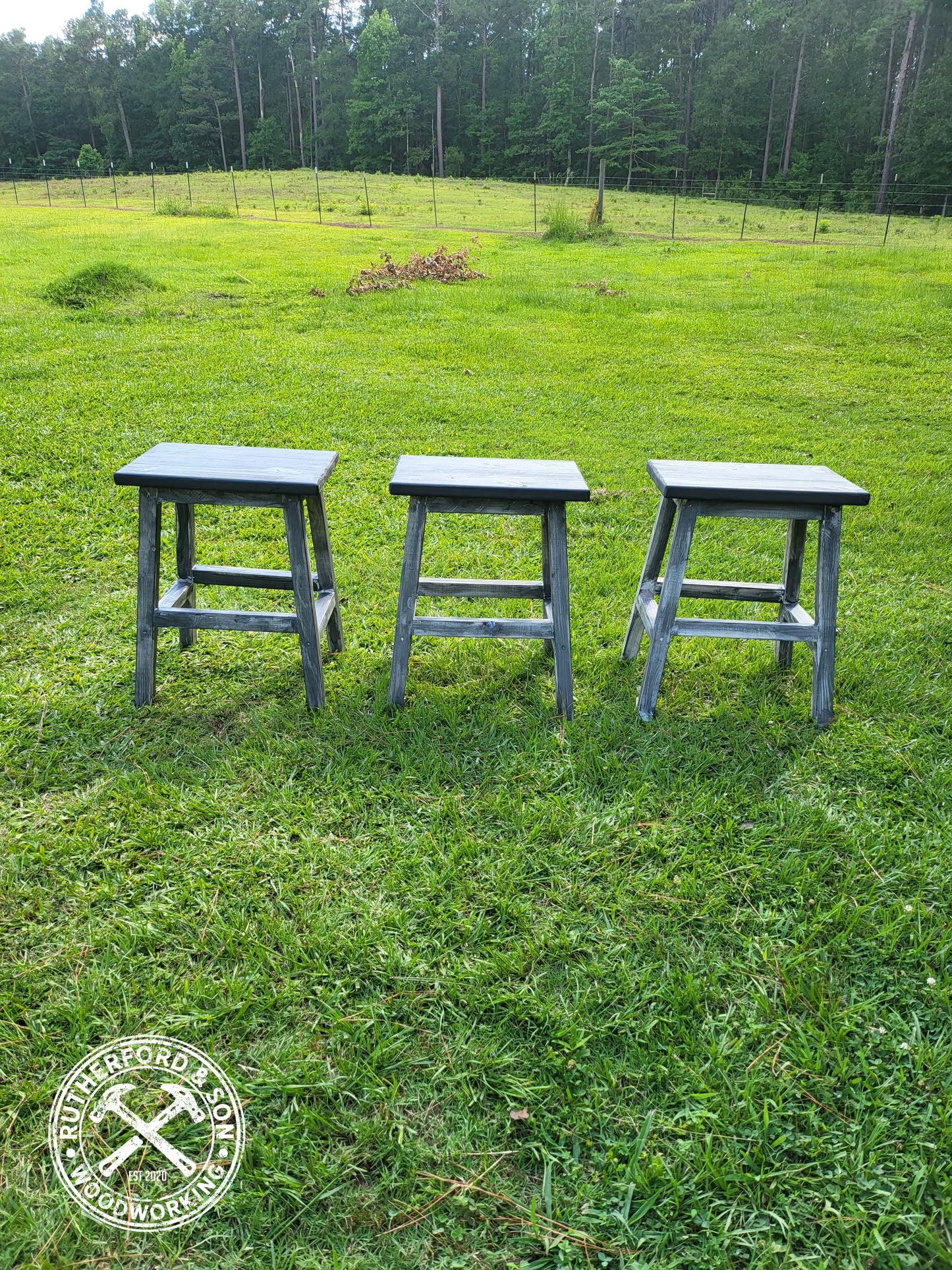 Traditional Style Barstools