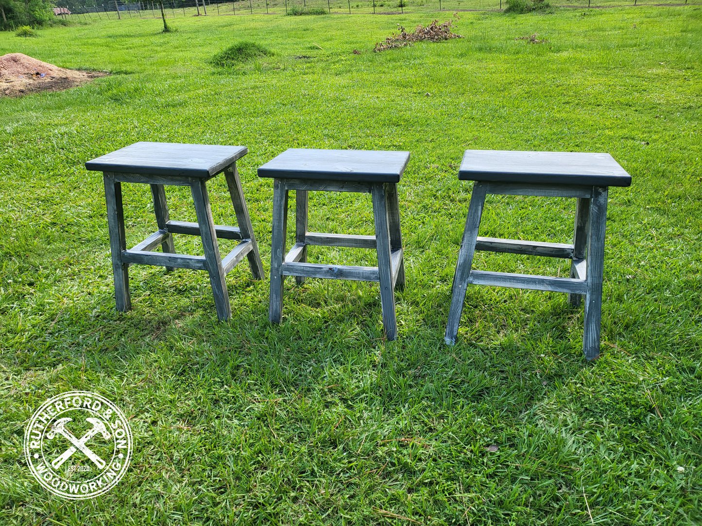 Traditional Style Barstools