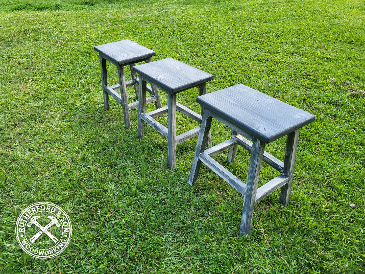 Traditional Style Barstools