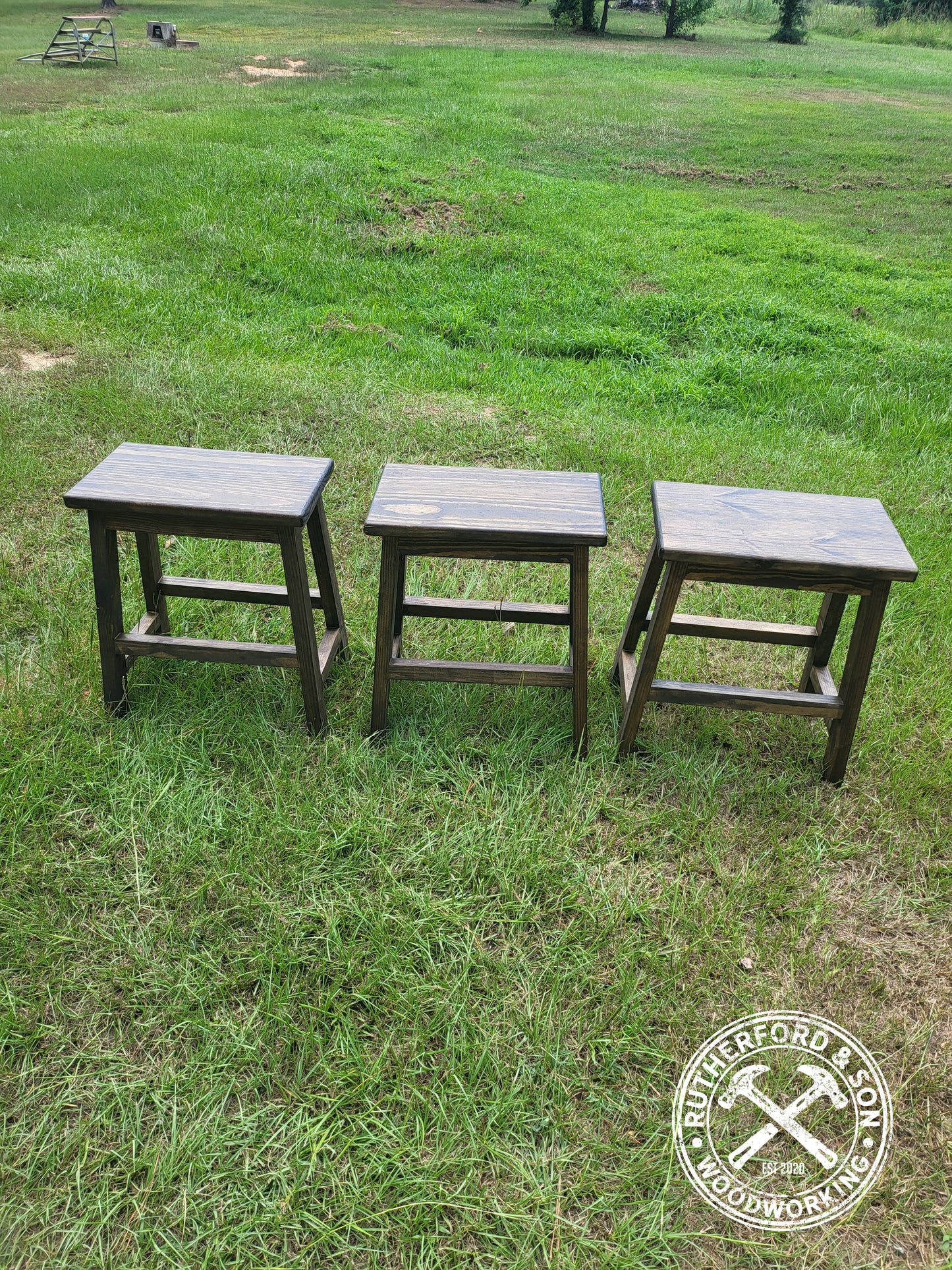 Traditional Style Barstools