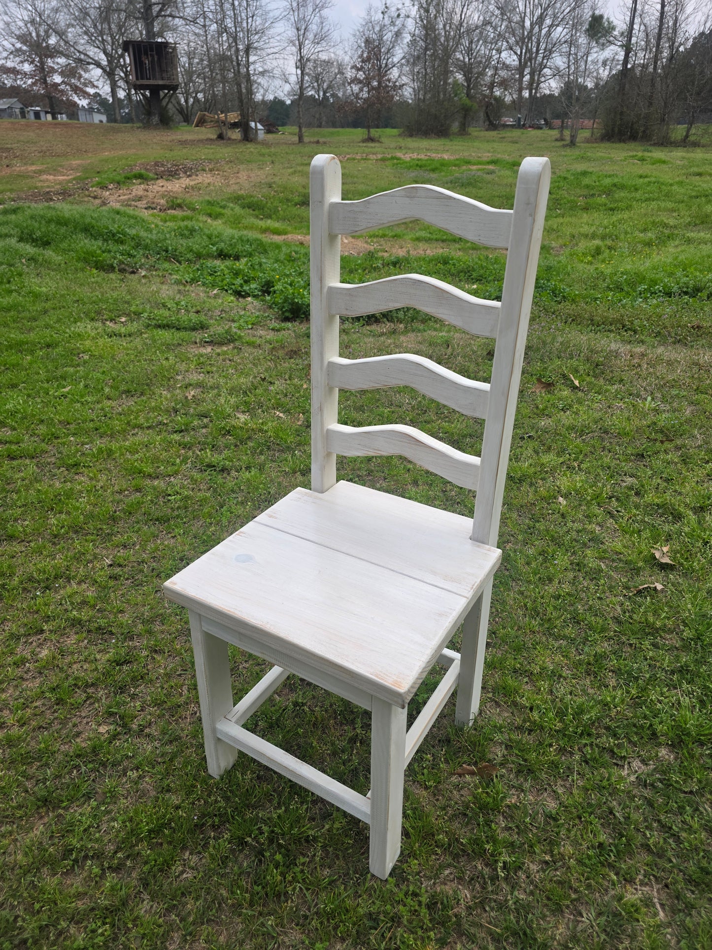 The Sepulvado Farmouse Style Chair