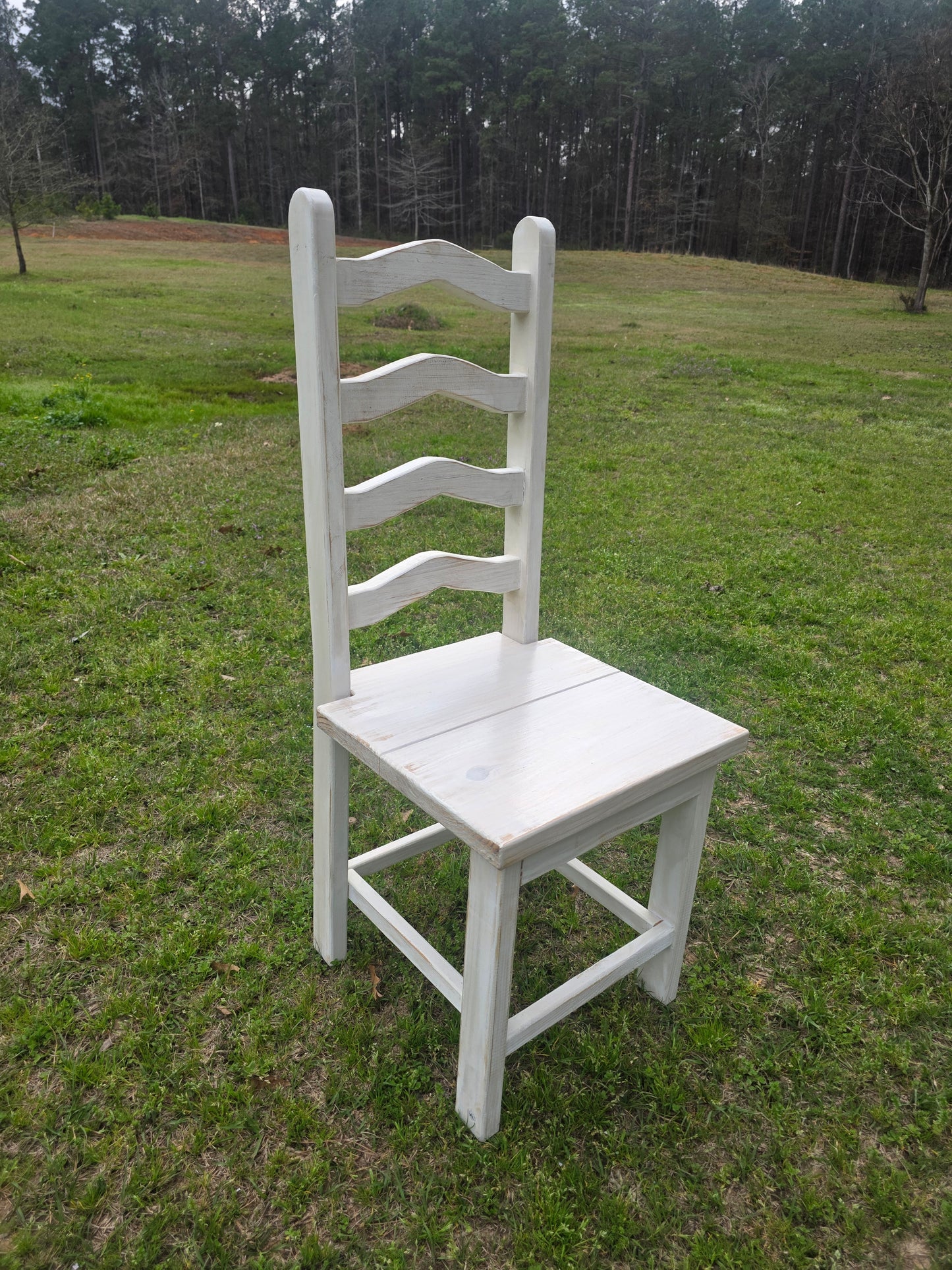 The Sepulvado Farmouse Style Chair